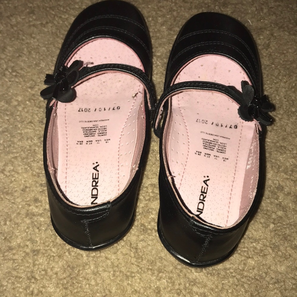 PRETTY SHOES